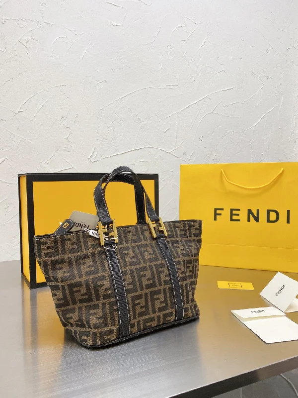 EN   Designer bags by Fendi 104