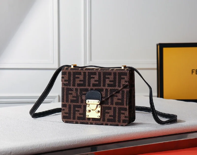 EN   Designer bags by Fendi 063